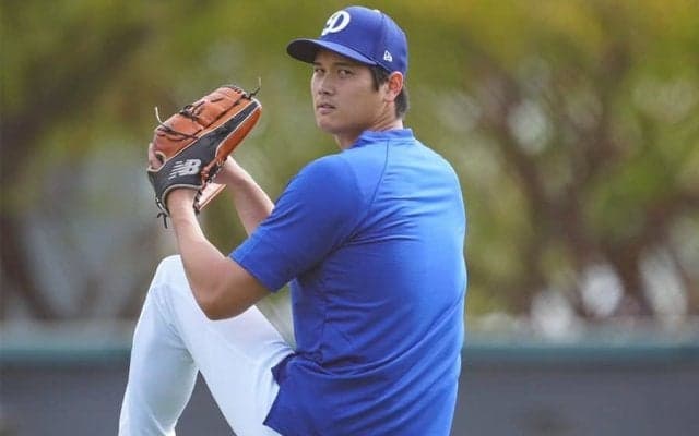 大谷翔平、初ブルペンで最速151km…指揮官も驚愕「なんてこった」　300人超えファンが大熱狂