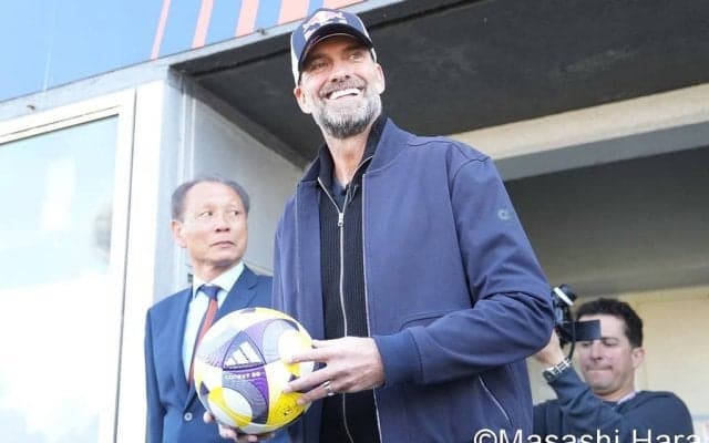 元リヴァプール監督の名将ユルゲン・クロップ氏が見守る中、新キャプテン、新10番、新ユニフォームお披露目！新生RB大宮アルディージャの｢初陣」