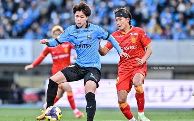「オシャレすぎるって」J1川崎がらしさ爆発の「3人置き去りドリブル→オシャレヒールシュート」ゴールが驚きの美技！「この速いボールをヒールとか半端ないな」「なんやこの華麗なドリブル」の声