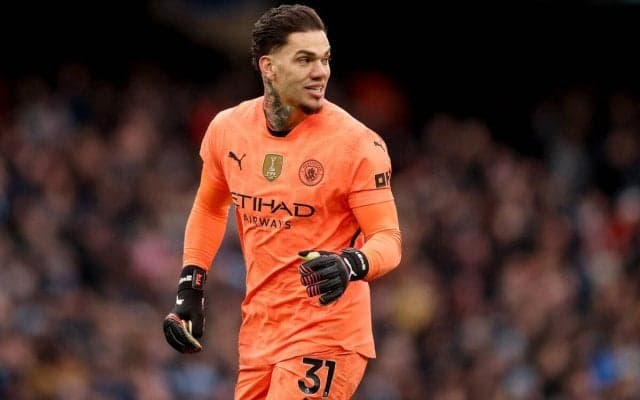 「さらに記録を伸ばしていきたい」」シティ守護神エデルソンがプレミアGKのアシスト記録を更新！ 通算6アシスト目でマーモウシュの初得点生む「スピードに優れた選手がいるから簡単」