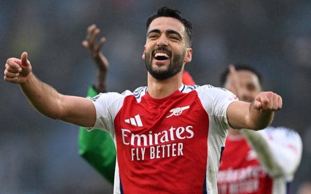 「今朝言われた」試合当日にFW起用を知らされたメリーノがアーセナルを救う2ゴール！ アシストのヌワネリを称賛「僕はただ得点するだけ」