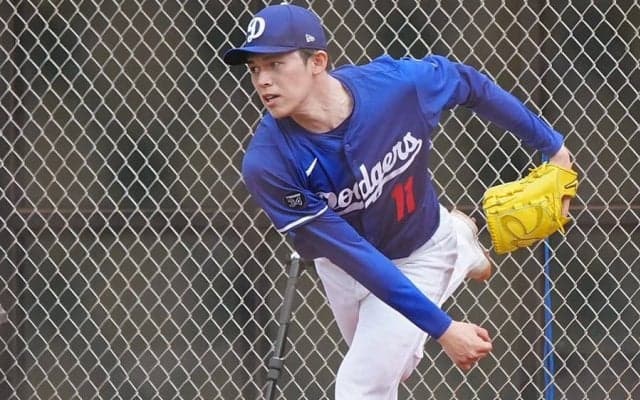 佐々木朗希の“魔球”に捕手驚愕「見たことがない」　初体験の軌道「とてもユニークだ」