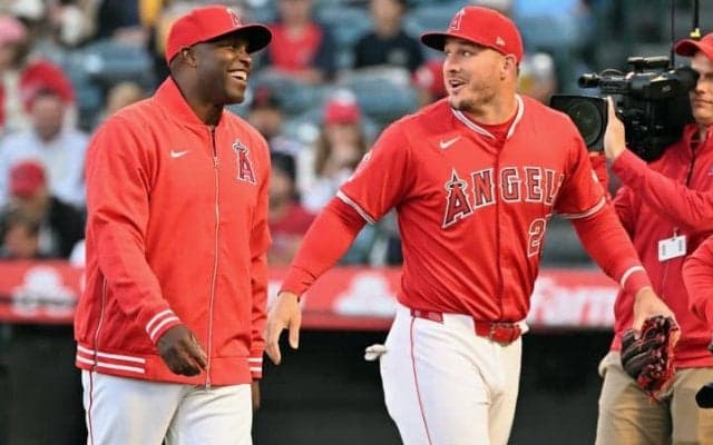 打棒復活に懸ける通算378本塁打の大砲　右翼へコンバート“決断”で「真っ先に思い浮かべた」人物