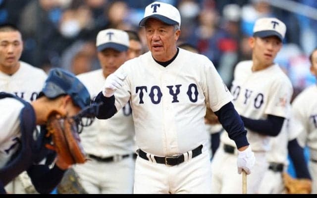 「このユニホームで甲子園に」　母校導く東洋大姫路・岡田監督