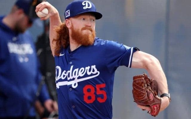 「サラダを一口食べただけで」人生が変わった　“生死”に関わる体験を経たド軍右腕が復活のマウンドへ