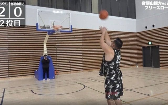 衝撃！ 元横綱・鶴竜、ありえない“動き”「本当にびっくり」 ネットの噂通りだった… 美しすぎるシュートフォームに驚愕