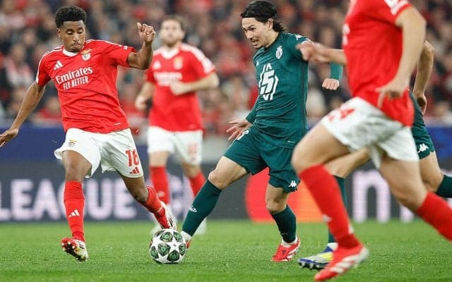 南野拓実が1ゴールと気を吐くも、敵地で打ち合いドローのモナコはベンフィカに競り負けてベスト16進出ならず…【CL】