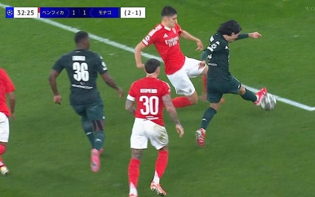 「タキが歴史に名を刻んだ」南野拓実、ニアをぶち抜く強烈ゴールにSNS沸騰 “右足一閃”で日本人CL得点記録更新