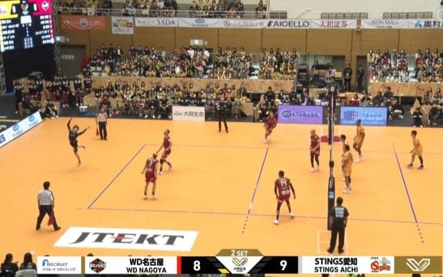 男子バレー、背後からの“超ロング”トスを衝撃スパイク！ 身体能力が“規格外”な神プレーが話題