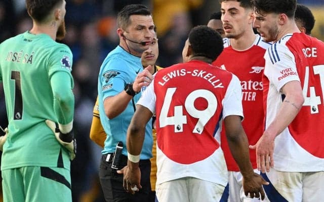 「イエローカードが望ましかった」ルイス＝スケリーの一発退場に審判の責任者が誤審を認める…ただ主審や家族への脅迫は「全く受け入れられない」