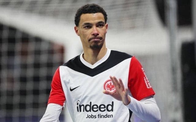 フランクフルトの22歳の長身FWにアーセナルとチェルシーが関心か!? 移籍金は115億円以上の見込み…