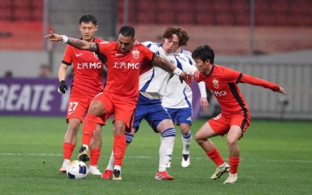 横浜FMが首位で決勝Tへ！ 植中朝日＆天野純のゴールで上海海港に勝利、リーグステージ5連勝フィニッシュ【ACLE2024-25】