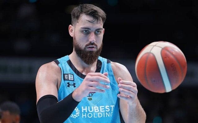 佐賀のフィーラーがリハビリ合間に日本語勉強「もっと勉強する必要がある」全治7カ月の大怪我で離脱中