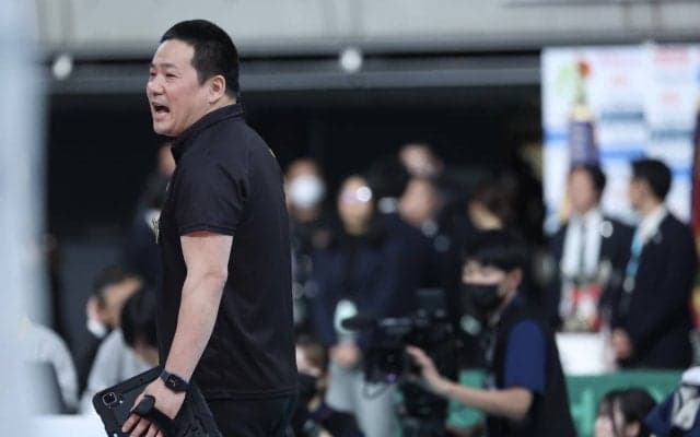 ど派手なバレーで春高3連覇&全国三冠も︎「ほんとうにフルスロットルのバレーはしていない」 駿台学園高梅川大介監督が語る偉業