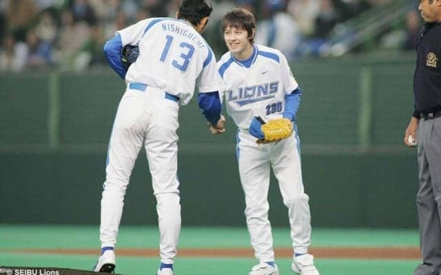 イケメン俳優の始球式に歓喜「勝利の男神になって」　西武ファンは18年前の再現期待