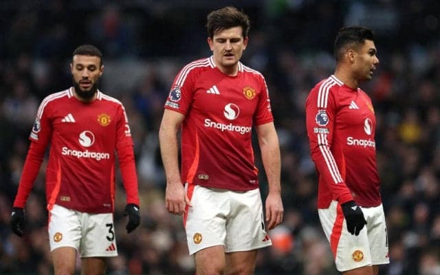 12戦8敗の不振ユナイテッド、ボウリング場に集結し一致団結図る