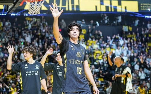 B1群馬のマシュー・アキノがB2富山に期限付き移籍「全身全霊プレーし続けたい」