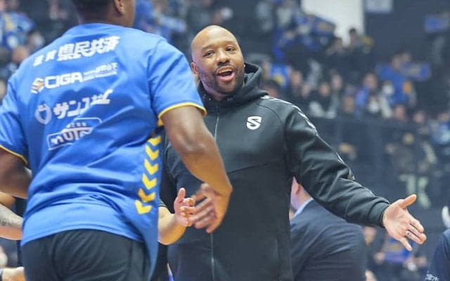 滋賀のハビエル・カーターが再入院へ…試合中に倒れるアクシデント、治療方針が決定