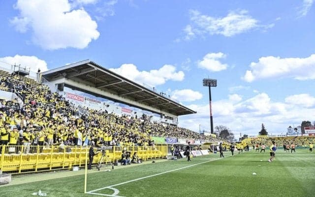 「え？これマジで「日立台」なの？」J1柏が川崎戦を前にスタジアムの「ドリンクホルダー付き新座席＆LED大型新ビジョン」発表で感激の声続々！「素晴らし過ぎる」「どうしたレイソル!!」の声