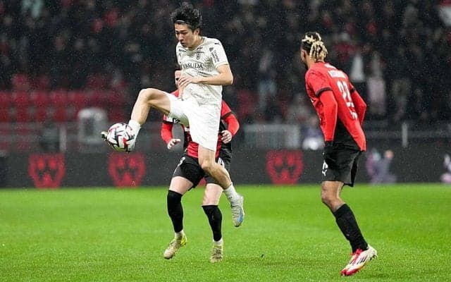 日本人3選手が出場も2人退場のランスがレンヌに完敗…古橋欠場で日本人対決は実現せず【リーグ・アン】