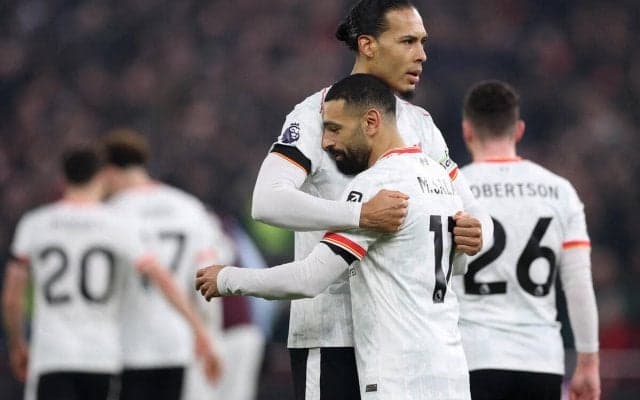 「エリオットや遠藤航は信頼されていない」疲労もありやや失速気味のリバプール…OBからは「同じメンバーを先発起用する」指揮官の傾向を心配する声も