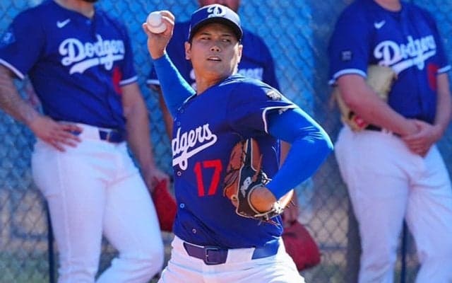 大谷翔平、カットボール解禁　ブルペン最多25球に指揮官＆由伸ら集結…300人拍手喝采