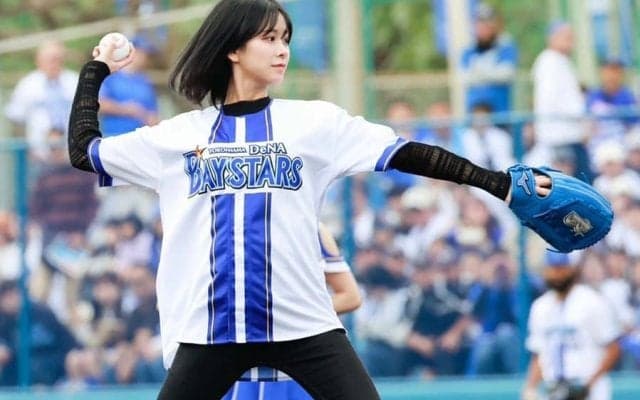 「がちかわいい」21歳黒髪美女にファン虜　“美フォーム”に騒然「脚長い！」