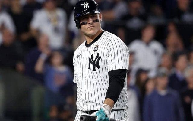 303発男の決まらぬ去就「とても奇妙」　MVP男の加入で失った“ヤ軍レギュラー”の座