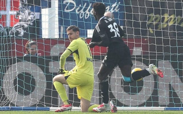 失速のナポリが11戦ぶり黒星で首位陥落…ラスパドーリの同点弾実らずコモに敗戦【セリエA】