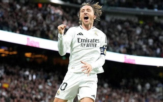 魔術師モドリッチがスーペルゴラッソ！　2トップ連携弾でダメ押しのマドリーがリーグ4戦ぶり白星【ラ・リーガ】