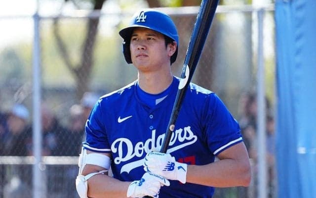 大谷翔平、バット折られる“珍事”「やべぇ！」　初の実戦打撃で苦笑い「2本しか」