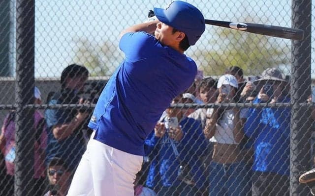 大谷翔平は「力強く打った」　初の実戦打撃で豪快スイング、指揮官称賛「状態良さそう」