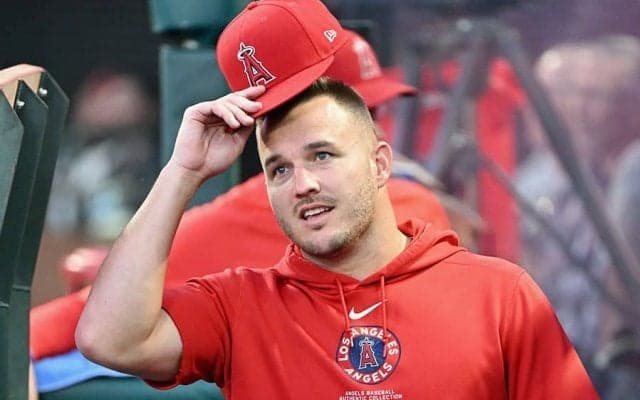 トラウトが神対応…観客全員に120万円の“奢り”　サプライズに大熱狂「太っ腹すぎる」