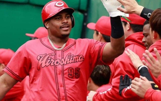 「誠也っぽい」新助っ人に騒然「えぐいな」　課題解消へ、爆裂猛打に救世主の期待