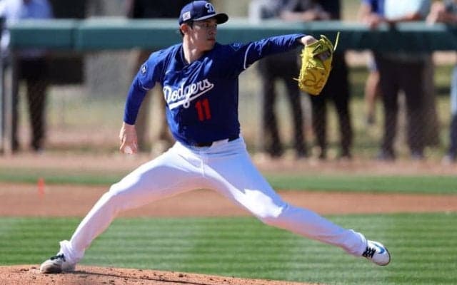 “ドラ1有望株”にいきなり被弾　佐々木朗希が「ライブBP」で38球　2安打1失点　対外試合デビューはお預けに