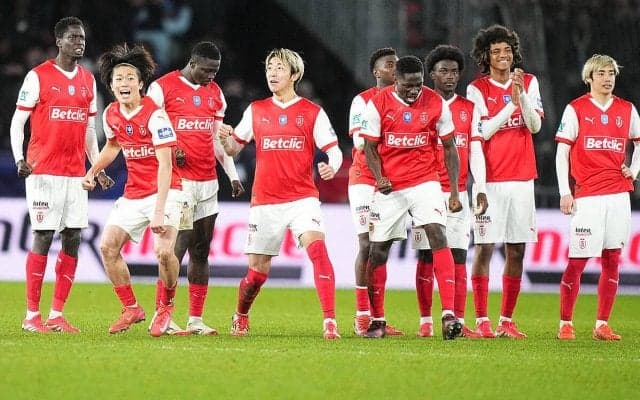 関根アシストから中村が先制弾のS・ランス、土壇場被弾でPK戦も日本人3選手フル出場でベスト4進出！【クープ・ドゥ・フランス】