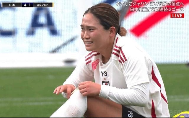 一体なにが…？ 長野風花、“コロンビアの至宝”を完封「ファイターだ」「カイセドからボール奪取」→アクシデント発生で「泣きそう…」「痛そう」【なでしこジャパン】