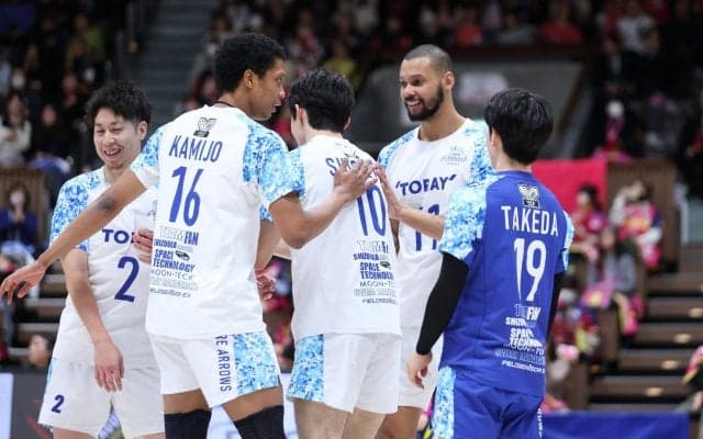 SVリーグ男子　東レアローズ静岡がフルセットの接戦を制し連敗を止める