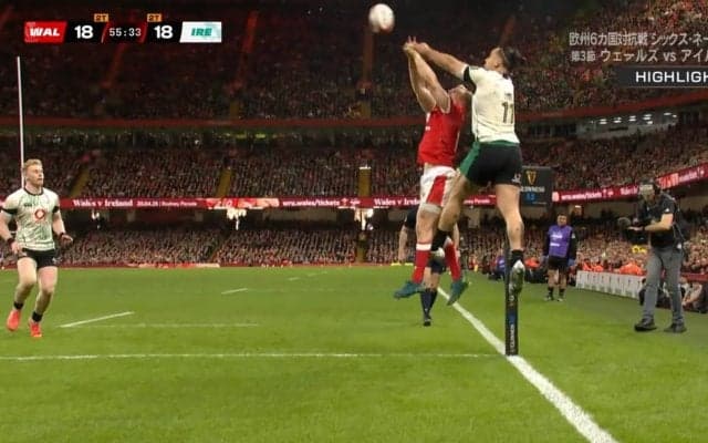 こんなラグビーあるのか！？超ワールドクラスのタップパスに実況者「なんですか、あれ…」と唖然