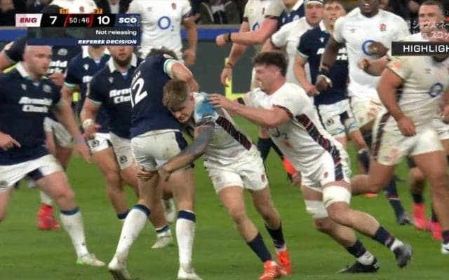 走ってぶつかった方が押し戻されるだと…？真正面からのハードタックルがラグビーの醍醐味すぎる