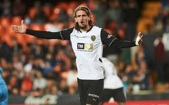 バレンシア、ビッグクラブが関心の逸材DFガシオロフスキと2027年まで契約延長