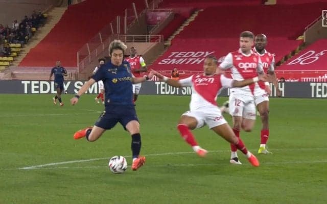 嘘だろ？伊東純也のスピードが「えぐい速過ぎる」中村敬斗のボール奪取→伊東フルスプリントの超高速カウンター発動！