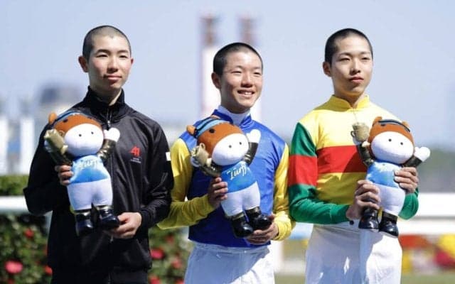 東西に分かれてルーキーがデビュー…JRA初の沖縄出身騎手や現役6人目の女性騎手など