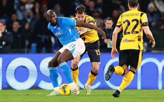 ナポリとインテルの首位攻防戦はドロー決着…ホームのナポリが優勢も首位奪還ならず【セリエA】