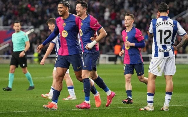 4発圧勝のバルセロナが6連勝で首位堅持！　久保建英不在のソシエダは前半序盤の退場響きシュート0本の惨敗に【ラ・リーガ】