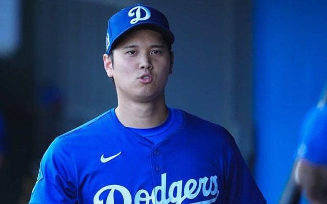 大谷翔平に「暗示かけとる？」　仲良し同僚の表情が一変し…注目の瞬間が「落ち着く」
