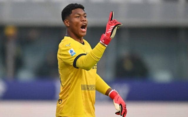 日本代表GK鈴木彩艶がプレミア行きも？ GK問題噴出のチェルシーが関心か