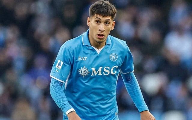 ナポリがウルグアイ代表DFオリベラと2030年まで契約延長…左SBのレギュラー