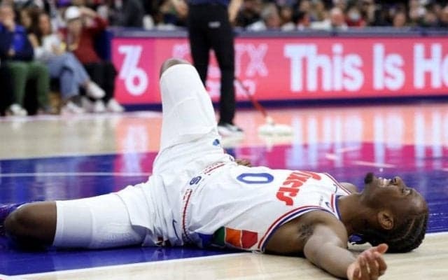 マクシーが背中を強打し途中退場、シクサーズに不運続く…プレーオフを逃せば8季ぶり