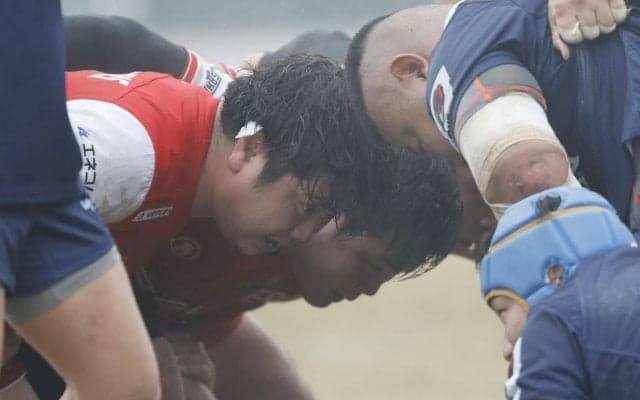 熱き闘志がぶつかり合ったスクラム。大学時代の先輩・後輩がリーグワンで再会